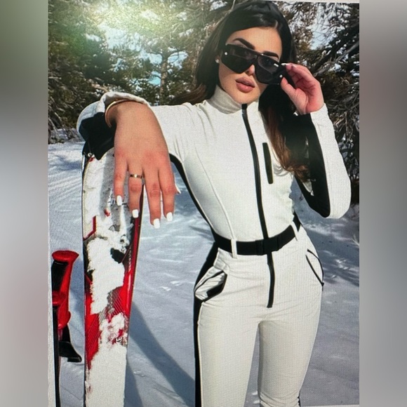 Pants - Elegant Women's Black and White Pantsuit